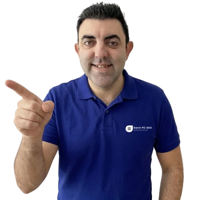 Santi Pc, consultor SEO freelance, señalando su historia como emprendedor en el SEO